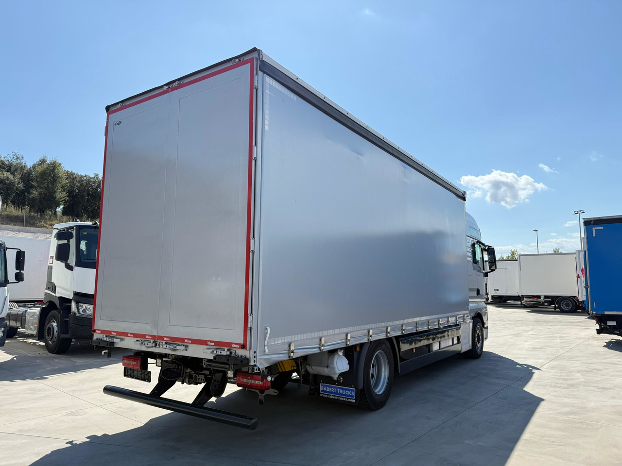 MAN 18.430 LL TGX E6 (Tauliner) - Plachtové nákladné vozidlo: obrázok 4 MAN 18.430 LL TGX E6 (Tauliner) - Plachtové nákladné vozidlo: obrázok 4