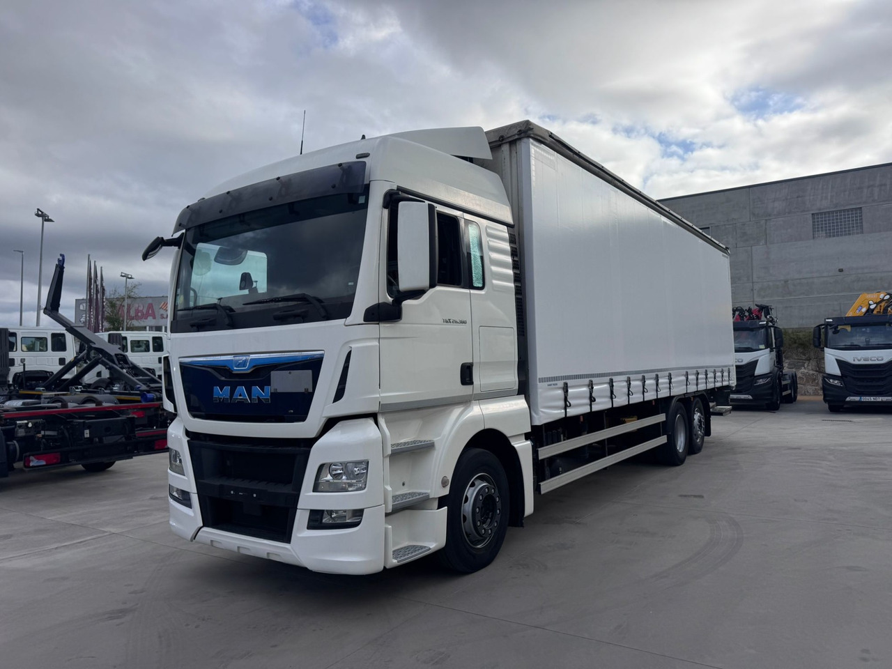 MAN 26.360 L TGX E6 (Tauliner) - Plachtové nákladné vozidlo: obrázok 1 MAN 26.360 L TGX E6 (Tauliner) - Plachtové nákladné vozidlo: obrázok 1