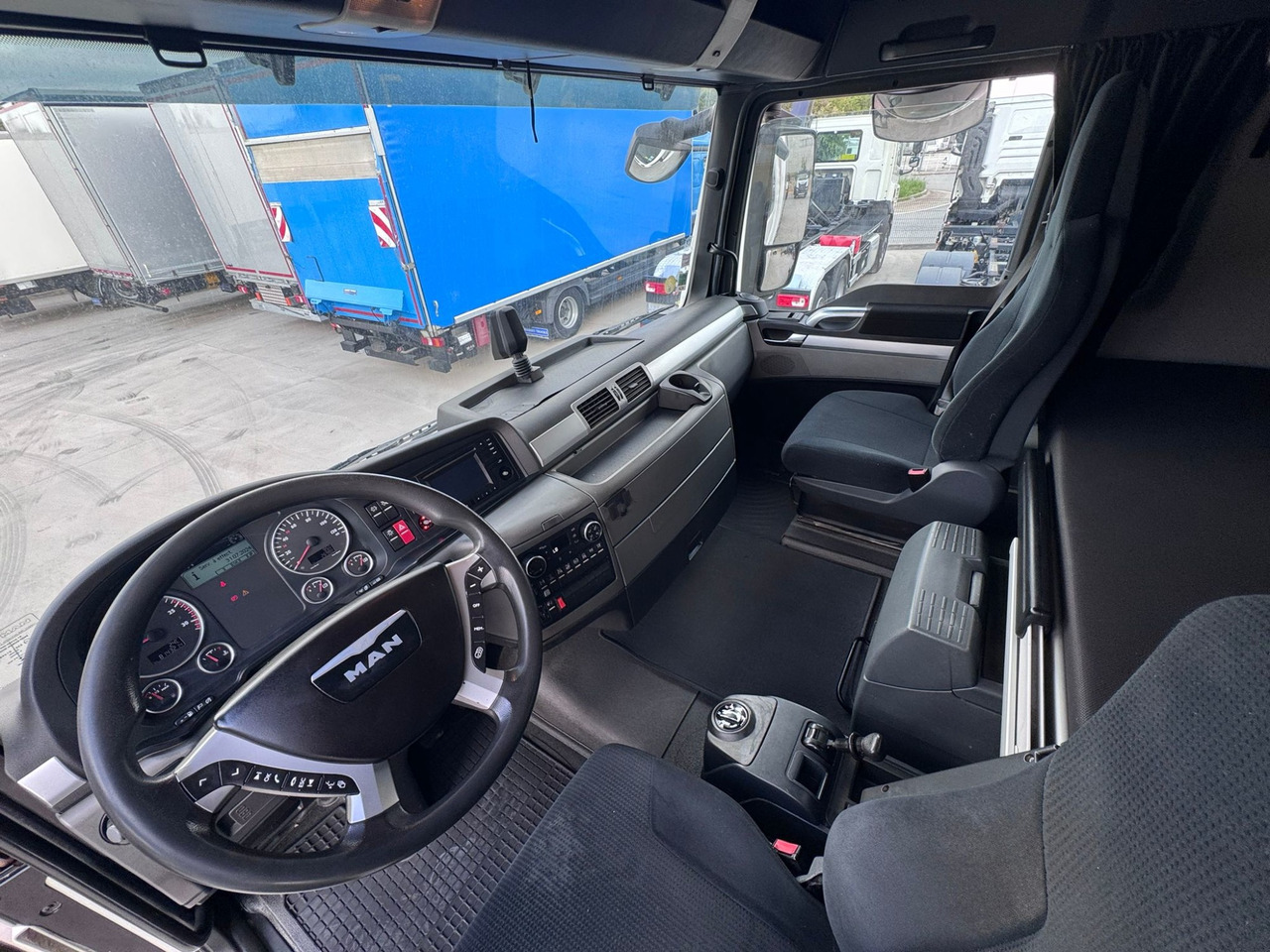 MAN 26.360 L TGX E6 (Tauliner) - Plachtové nákladné vozidlo: obrázok 5 MAN 26.360 L TGX E6 (Tauliner) - Plachtové nákladné vozidlo: obrázok 5
