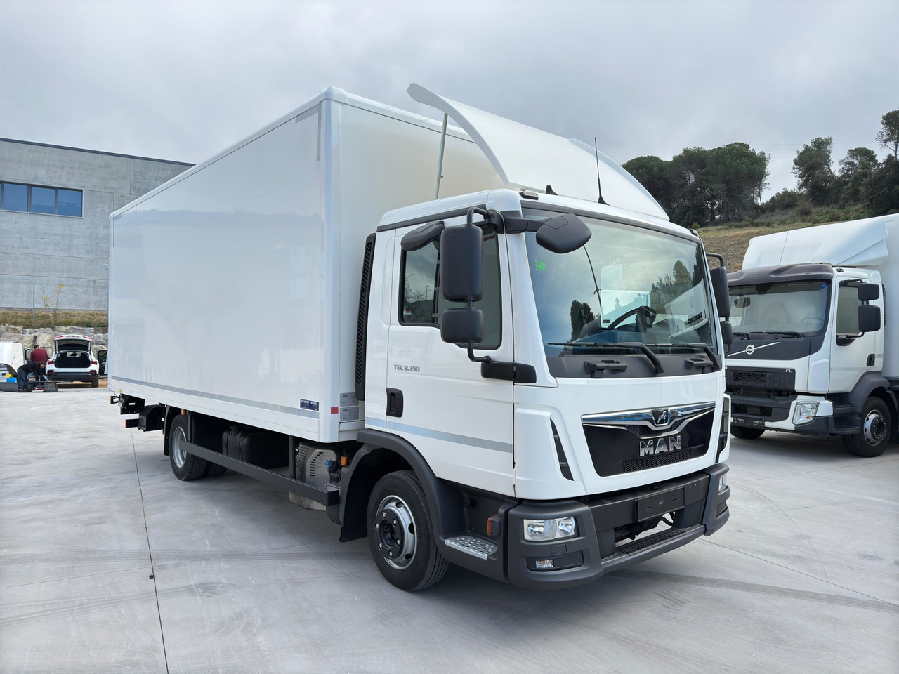 MAN 8.190 TGL E6 (VAN) - Skříňový nákladní auto: obrázok 2 MAN 8.190 TGL E6 (VAN) - Skříňový nákladní auto: obrázok 2