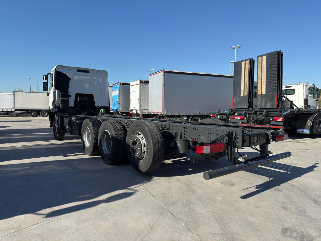 RENAULT C460 E6 (Chassis) - Podvozek s kabinou: obrázok 4 RENAULT C460 E6 (Chassis) - Podvozek s kabinou: obrázok 4