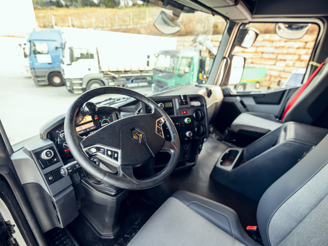 RENAULT C460 E6 (Chassis) - Podvozek s kabinou: obrázok 5 RENAULT C460 E6 (Chassis) - Podvozek s kabinou: obrázok 5