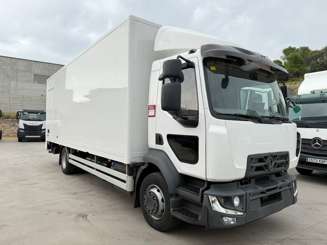 RENAULT D E6 (VAN) - Skříňový nákladní auto: obrázok 2 RENAULT D E6 (VAN) - Skříňový nákladní auto: obrázok 2