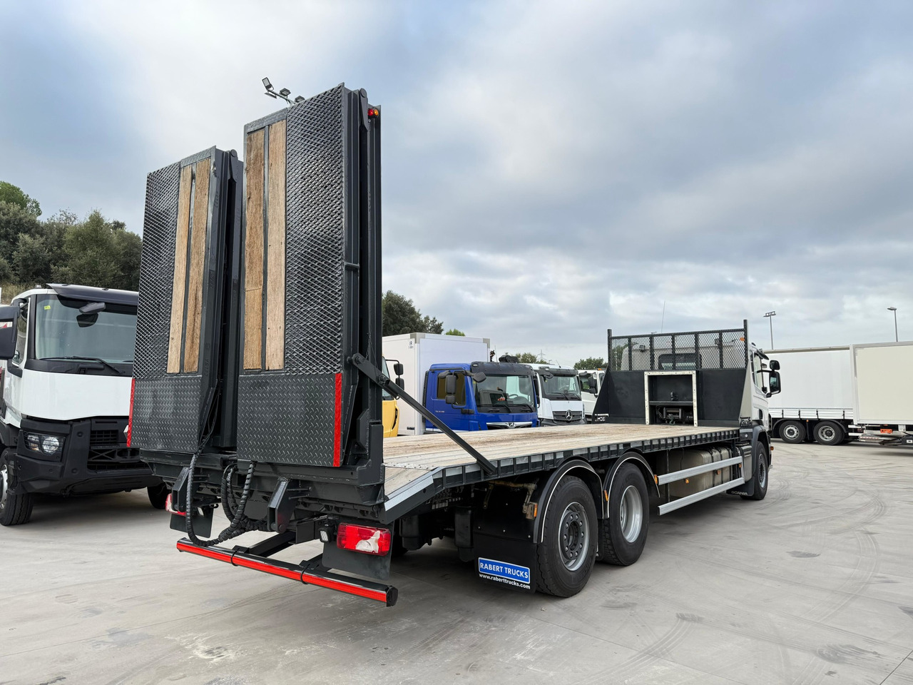 SCANIA P410 E6 (Platform) - Nákladné vozidlo na prepravu automobilov: obrázok 3 SCANIA P410 E6 (Platform) - Nákladné vozidlo na prepravu automobilov: obrázok 3