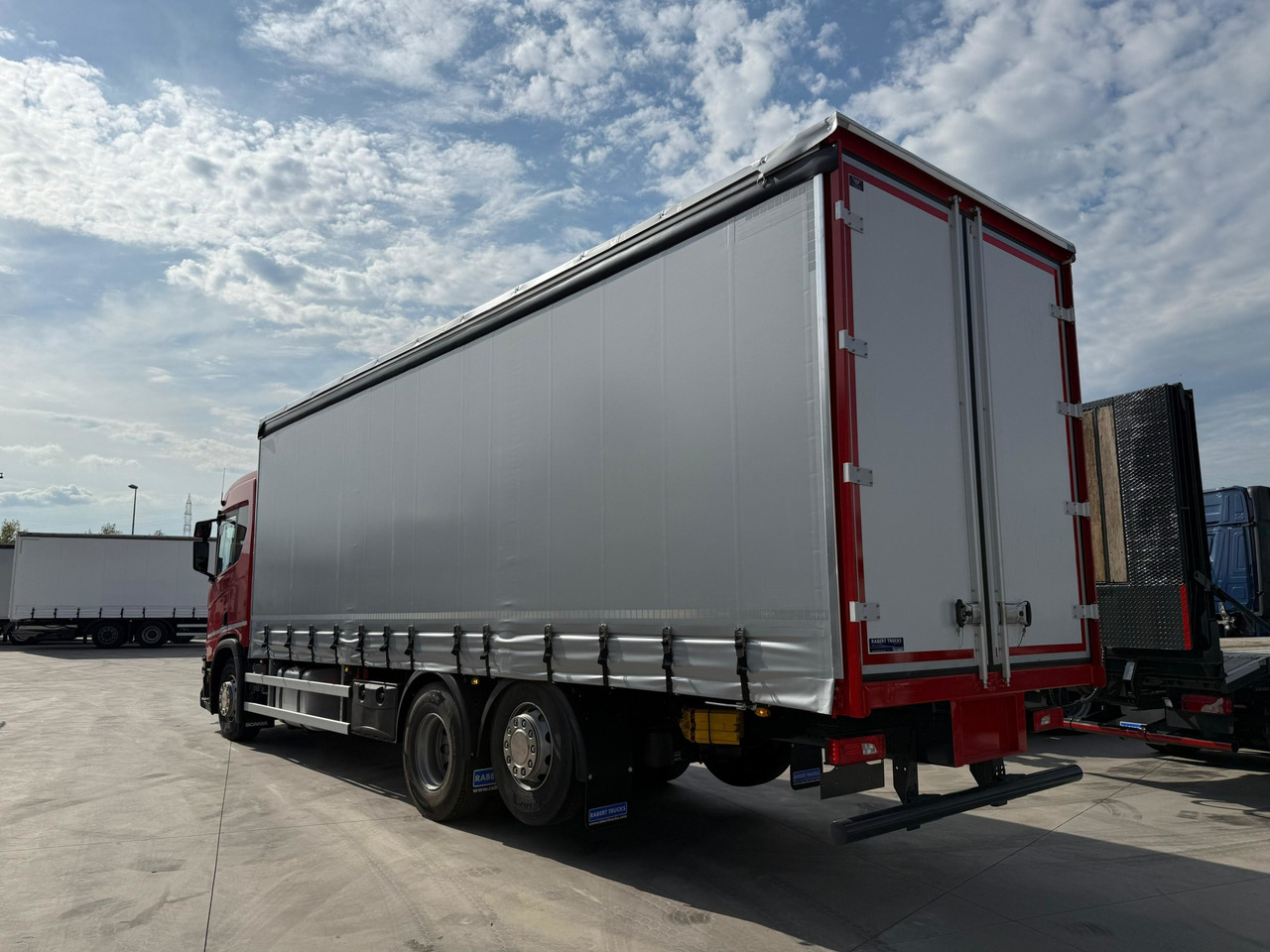 SCANIA R450 E6 (Tauliner) - Plachtové nákladné vozidlo: obrázok 4 SCANIA R450 E6 (Tauliner) - Plachtové nákladné vozidlo: obrázok 4