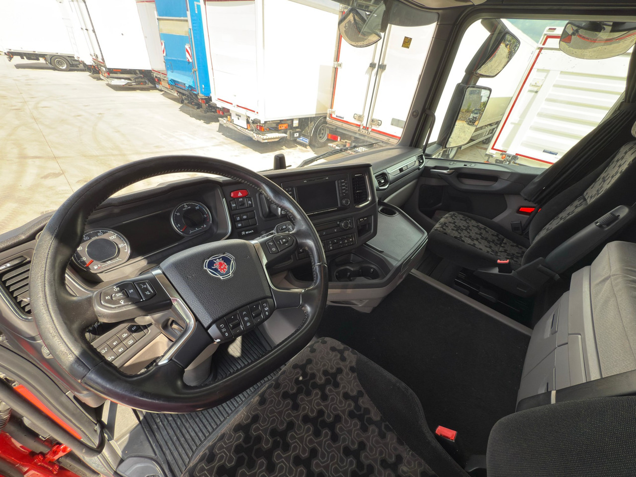 SCANIA R450 E6 (Tauliner) - Plachtové nákladné vozidlo: obrázok 5 SCANIA R450 E6 (Tauliner) - Plachtové nákladné vozidlo: obrázok 5