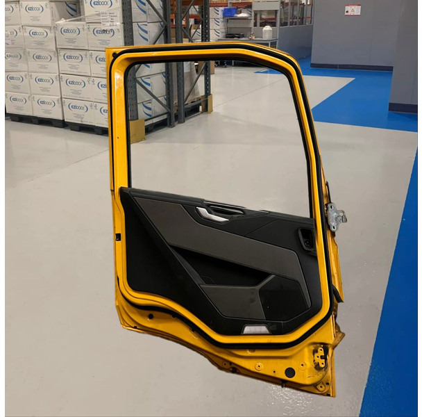 Volvo FM left doors (2021-2024) - Dvere a diely: obrázok 2 Volvo FM left doors (2021-2024) - Dvere a diely: obrázok 2