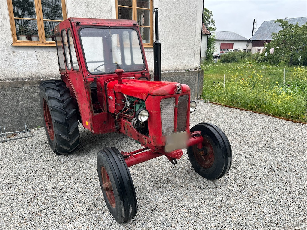 BM VOLVO 400 - Traktor: obrázok 1 BM VOLVO 400 - Traktor: obrázok 1