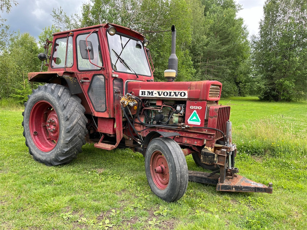 BM VOLVO T 650 - Traktor: obrázok 4 BM VOLVO T 650 - Traktor: obrázok 4