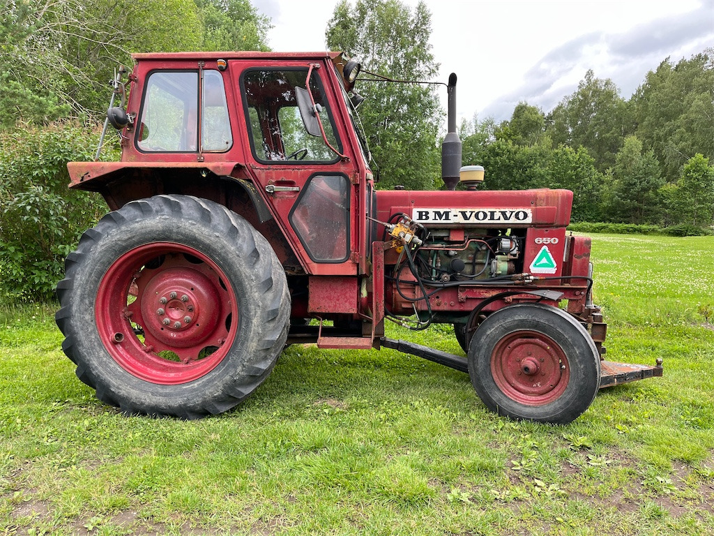 BM VOLVO T 650 - Traktor: obrázok 5 BM VOLVO T 650 - Traktor: obrázok 5