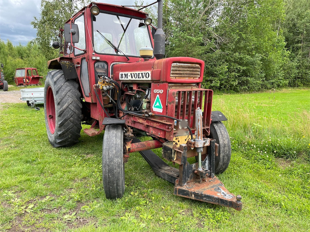 BM VOLVO T 650 - Traktor: obrázok 3 BM VOLVO T 650 - Traktor: obrázok 3