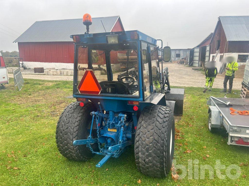 FORD 1910 4WD - Traktor: obrázok 3 FORD 1910 4WD - Traktor: obrázok 3