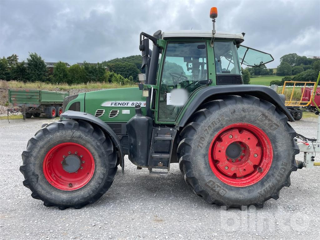 Fendt 820 Vario (2009) - Traktor: obrázok 5 Fendt 820 Vario (2009) - Traktor: obrázok 5