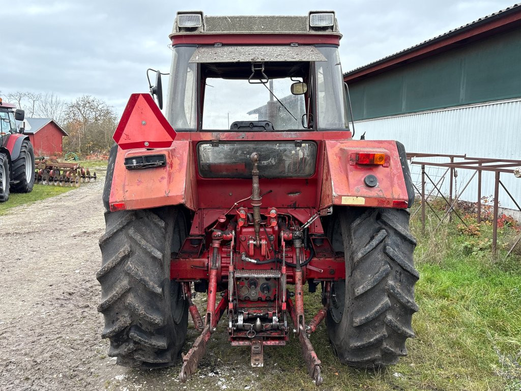 INTERNATIONAL 844 AXL - Traktor: obrázok 4 INTERNATIONAL 844 AXL - Traktor: obrázok 4