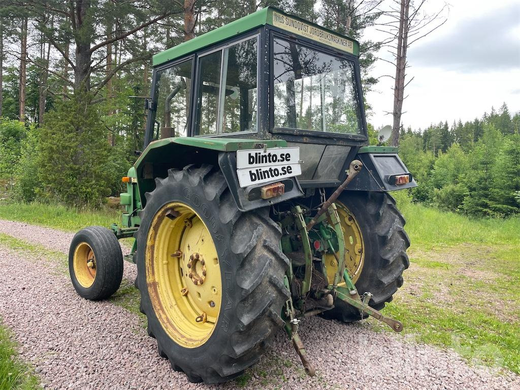 JOHN DEERE 2130 - Traktor: obrázok 4 JOHN DEERE 2130 - Traktor: obrázok 4