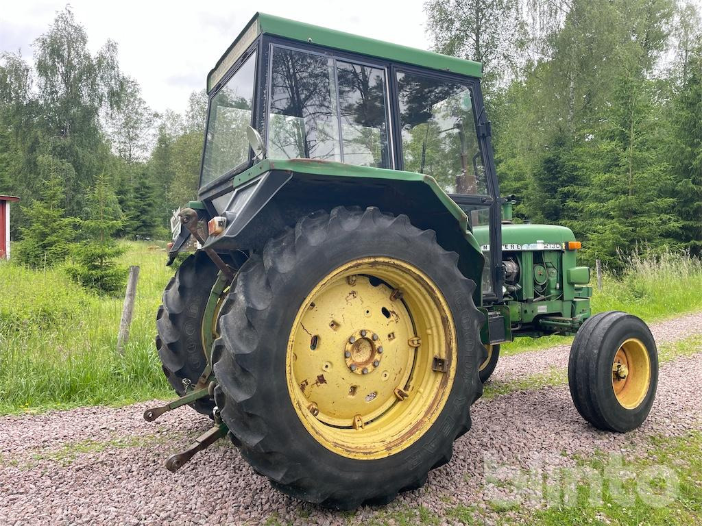 JOHN DEERE 2130 - Traktor: obrázok 3 JOHN DEERE 2130 - Traktor: obrázok 3