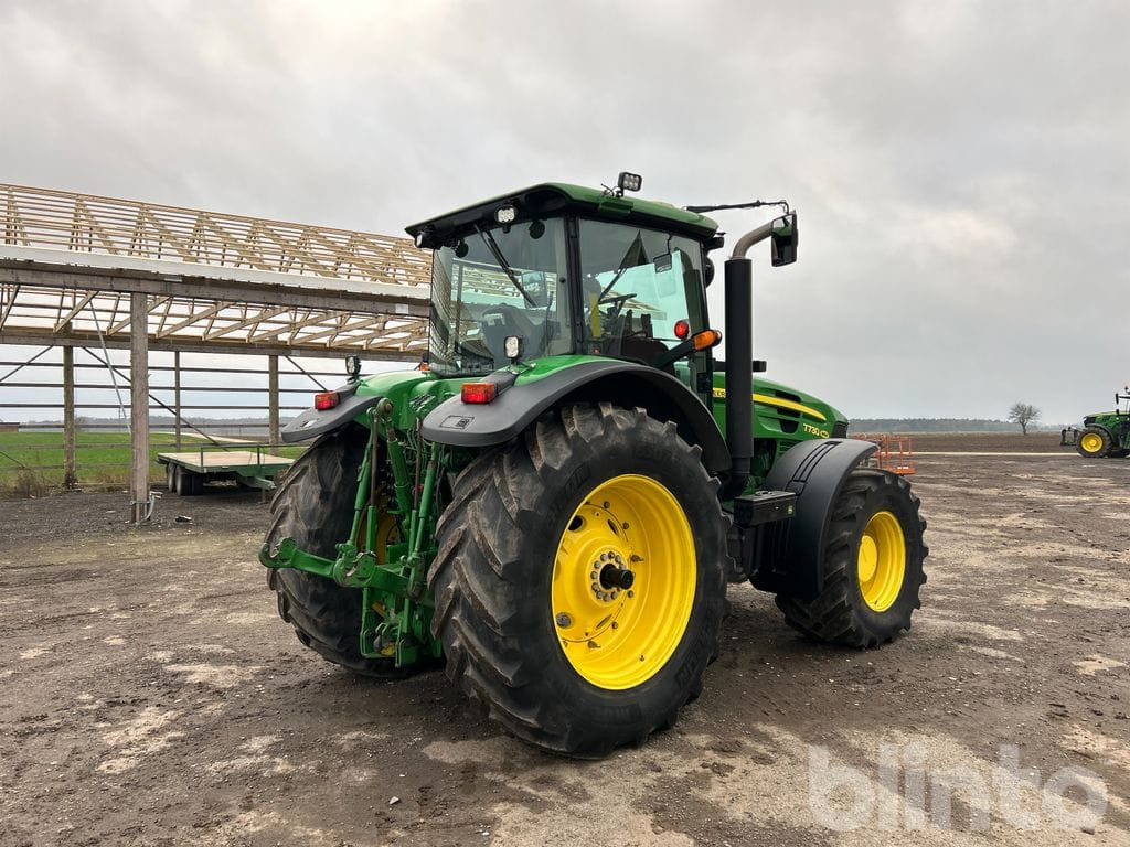 JOHN DEERE 7730 - Traktor: obrázok 5 JOHN DEERE 7730 - Traktor: obrázok 5