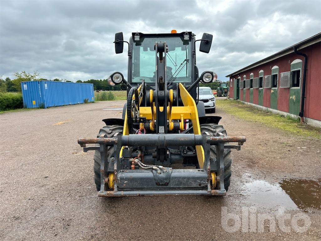 New Holland W50C - 590 timmar - Kolesový nakladač: obrázok 2 New Holland W50C - 590 timmar - Kolesový nakladač: obrázok 2