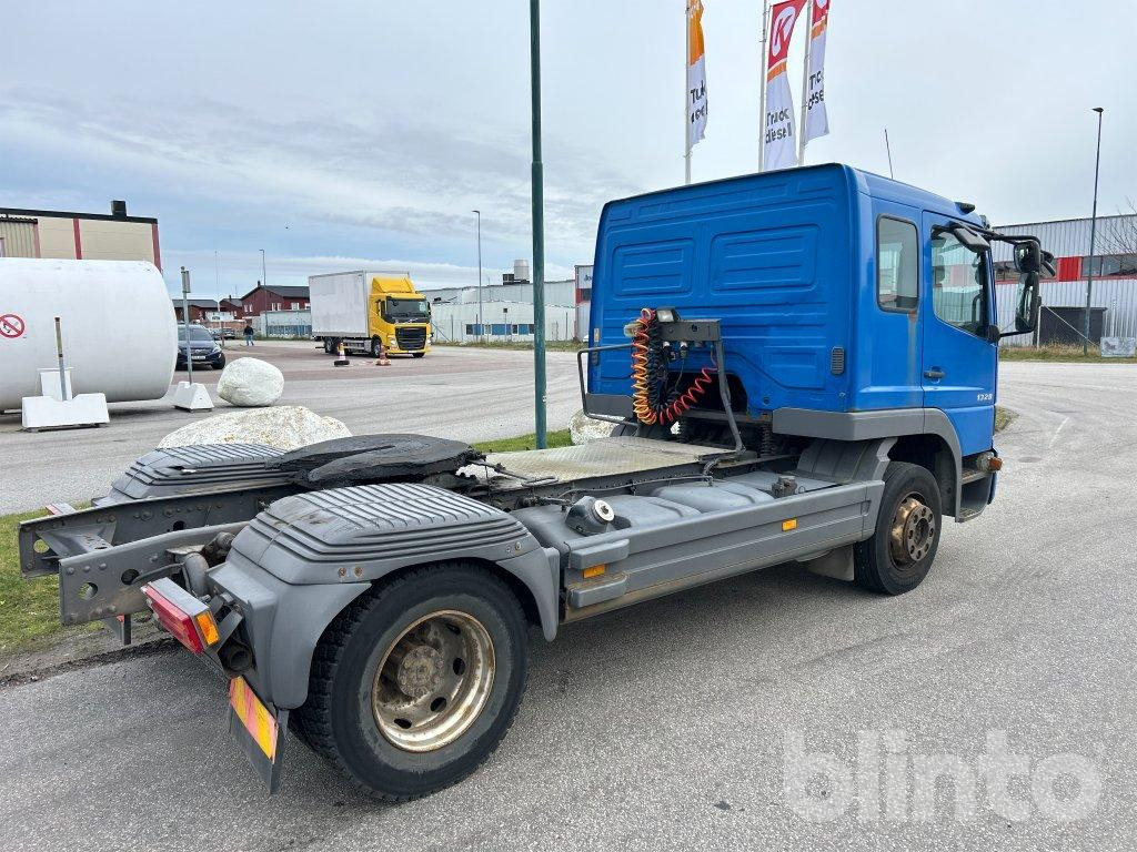 MERCEDES-BENZ 1328 LS 4X - Ťahač: obrázok 5 MERCEDES-BENZ 1328 LS 4X - Ťahač: obrázok 5