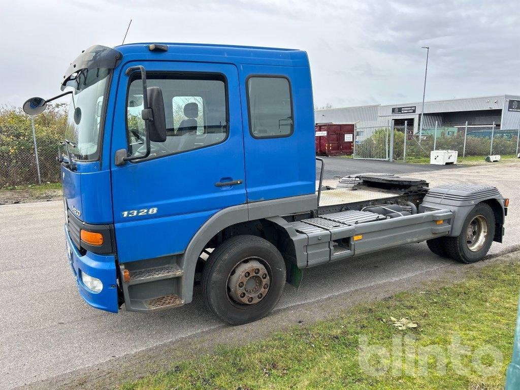 MERCEDES-BENZ 1328 LS 4X - Ťahač: obrázok 1 MERCEDES-BENZ 1328 LS 4X - Ťahač: obrázok 1