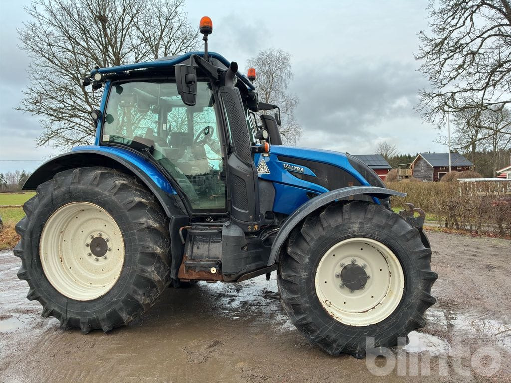 VALTRA - Traktor: obrázok 4 VALTRA - Traktor: obrázok 4