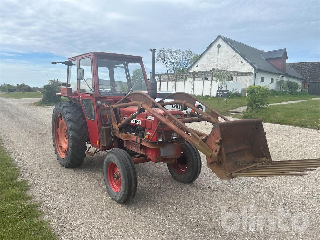 VOLVO-BM T 430 Ålö lastare och 2 redskap - Traktor: obrázok 4 VOLVO-BM T 430 Ålö lastare och 2 redskap - Traktor: obrázok 4