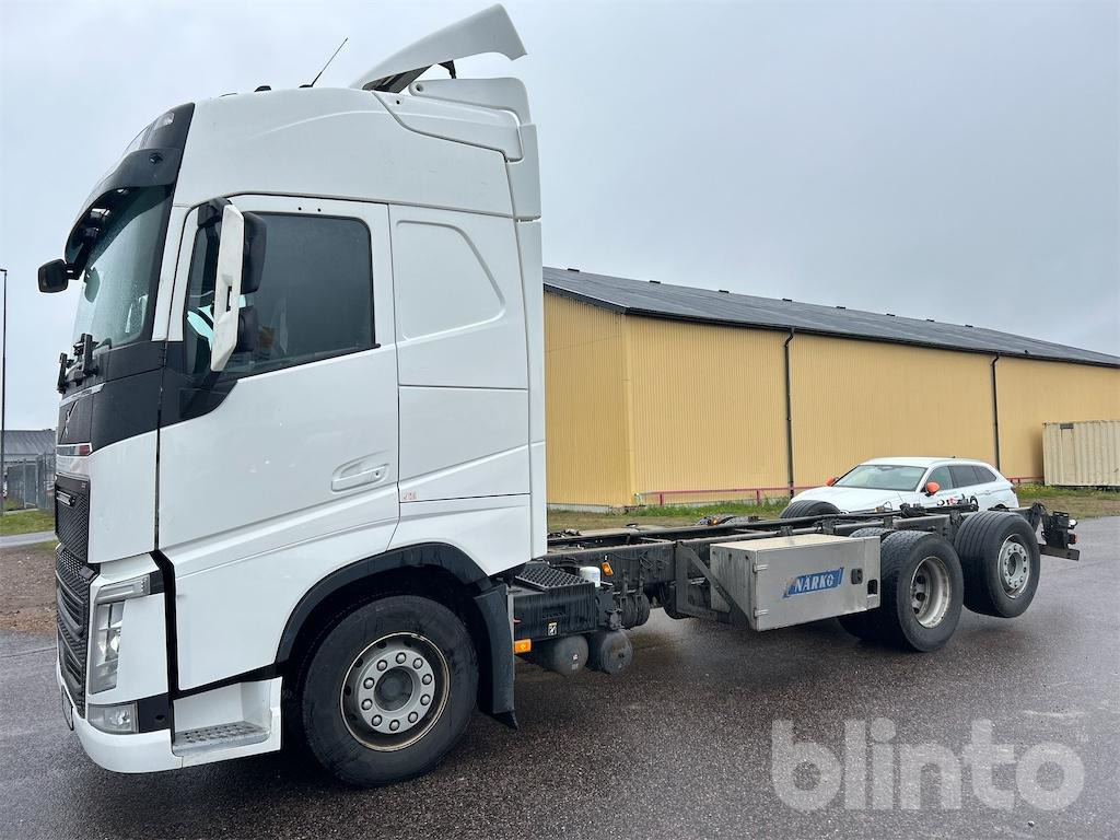 VOLVO FH 6x2 - Podvozek s kabinou: obrázok 1 VOLVO FH 6x2 - Podvozek s kabinou: obrázok 1