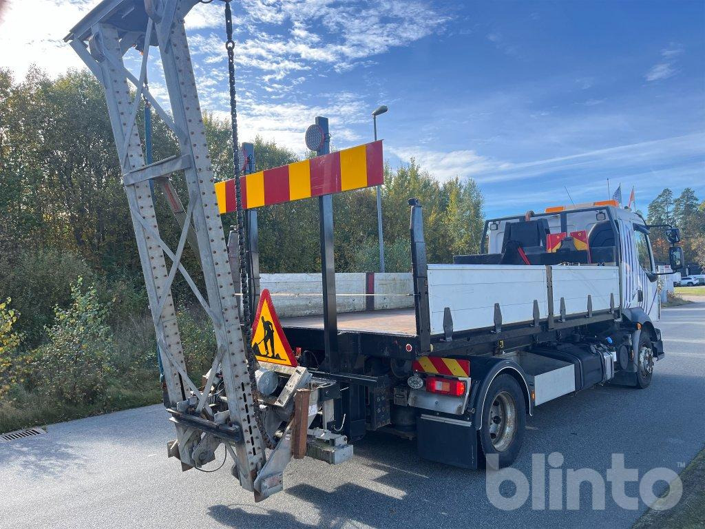VOLVO FL-240 4*2 - Hákový nosič kontajnerov: obrázok 4 VOLVO FL-240 4*2 - Hákový nosič kontajnerov: obrázok 4