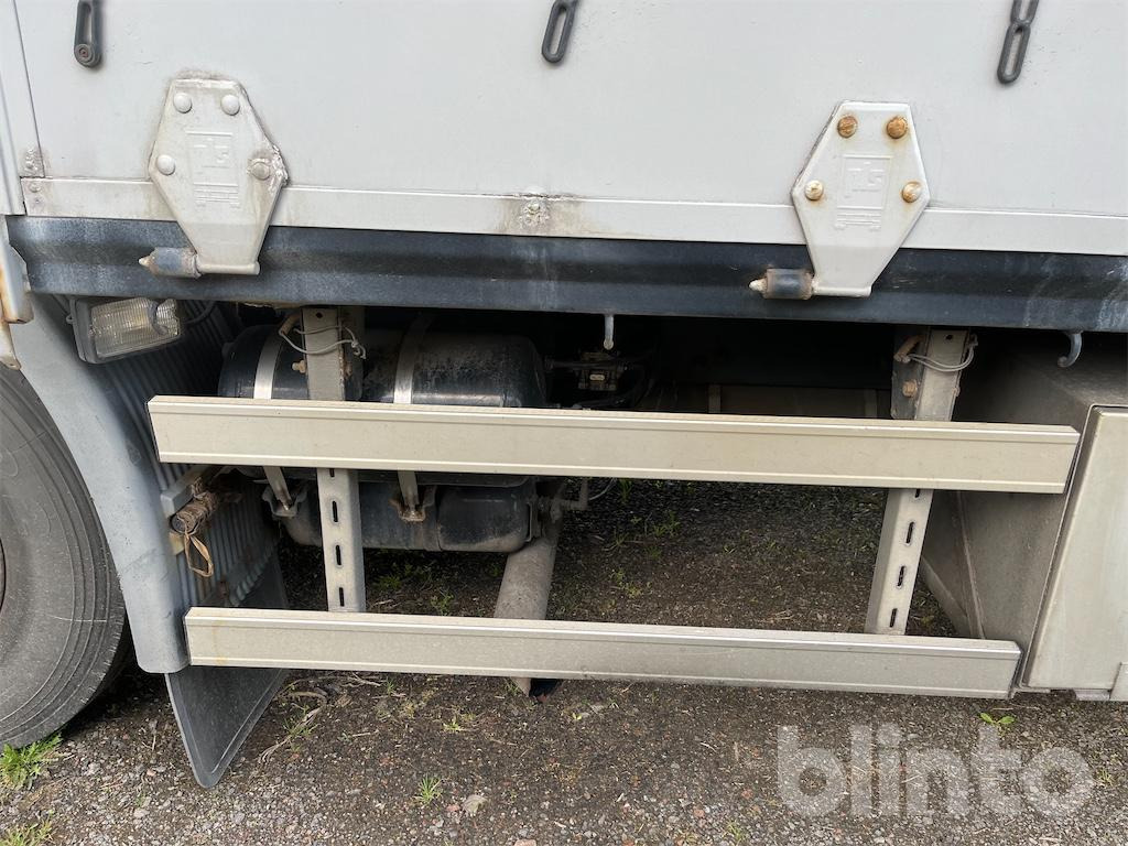 Plachtové nákladné vozidlo VOLVO FL 615 4X2: obrázok 48