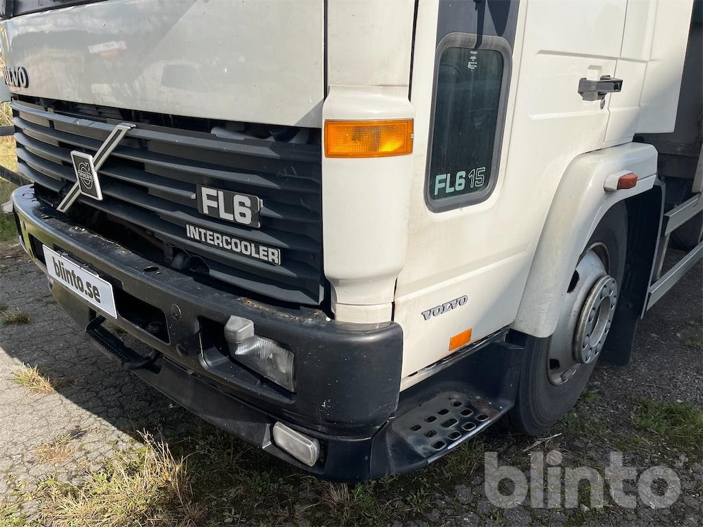 Plachtové nákladné vozidlo VOLVO FL 615 4X2: obrázok 11