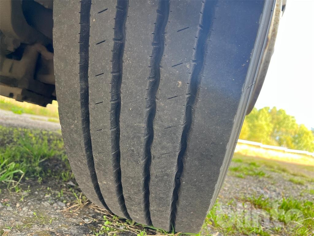 Plachtové nákladné vozidlo VOLVO FL 615 4X2: obrázok 9