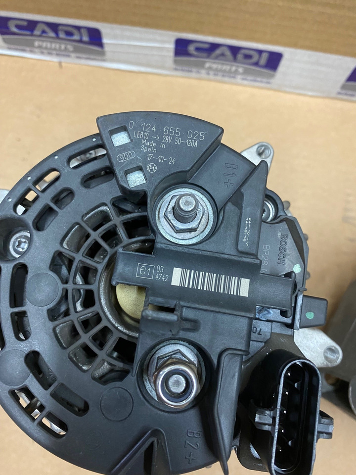 ALTERNATORE - RIF BOSCH 0124655025 - RIF. MAN 51261017283 28V, 120A - Alternátor pre Nákladné auto: obrázok 3 ALTERNATORE - RIF BOSCH 0124655025 - RIF. MAN 51261017283 28V, 120A - Alternátor pre Nákladné auto: obrázok 3