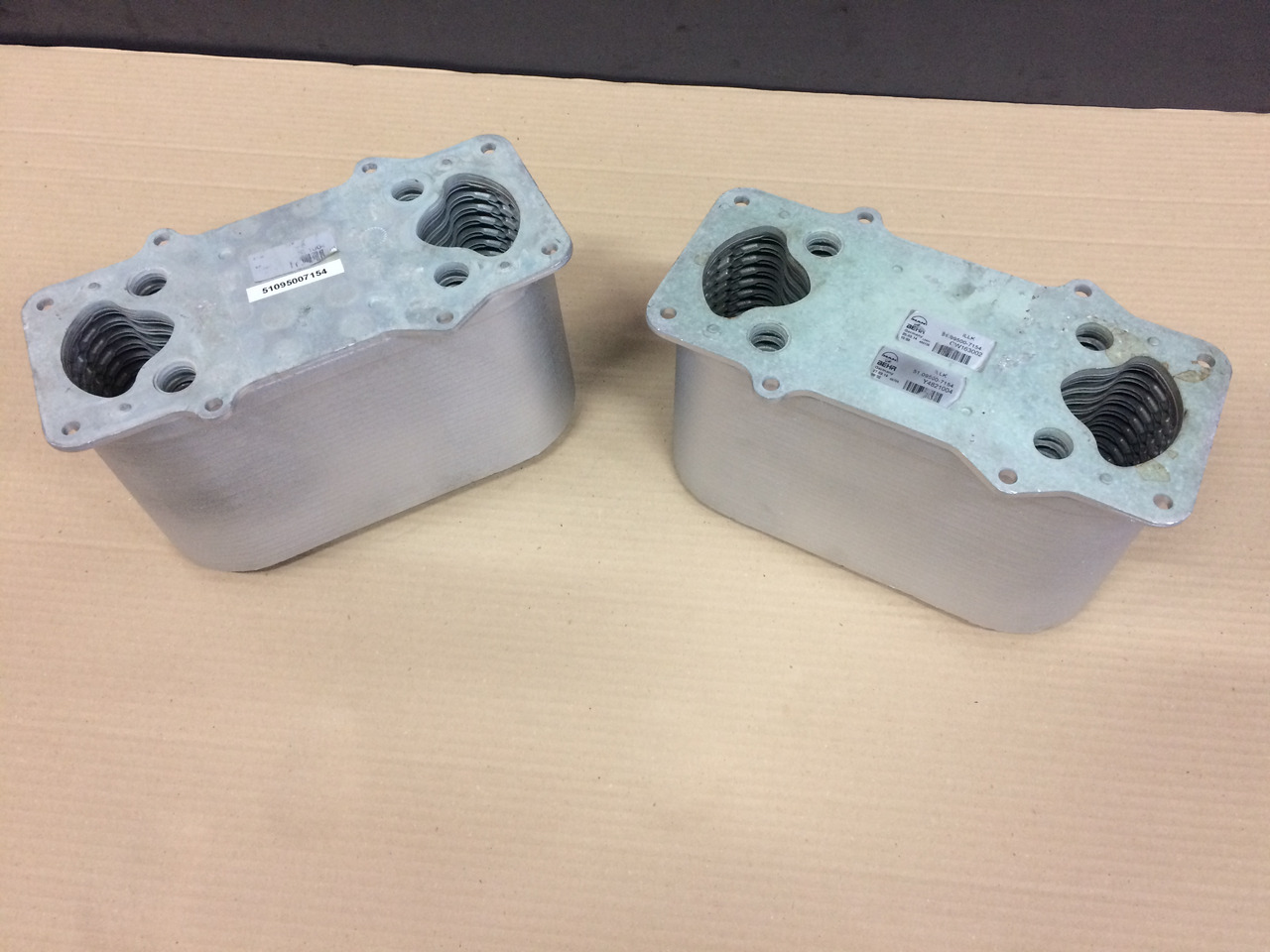 RADIATORE ARIA COMBURENTE - MOTORI MAN D2066 - D2676 - EURO 6 - Chladiaci systém pre Nákladné auto: obrázok 4 RADIATORE ARIA COMBURENTE - MOTORI MAN D2066 - D2676 - EURO 6 - Chladiaci systém pre Nákladné auto: obrázok 4