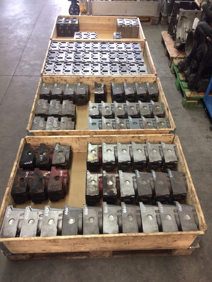 TESTATA MOTORE MAN D0824 / D0826 / D0834 / D0836 - Hlava valcov: obrázok 3 TESTATA MOTORE MAN D0824 / D0826 / D0834 / D0836 - Hlava valcov: obrázok 3