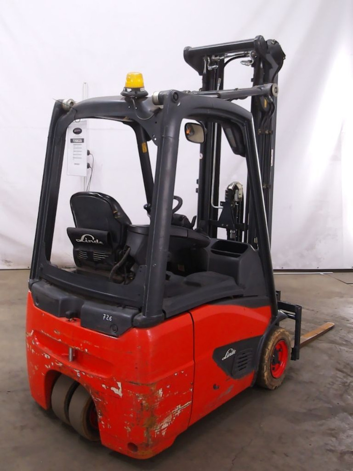 Linde E15 - Elektrický vysokozdvižný vozík: obrázok 2 Linde E15 - Elektrický vysokozdvižný vozík: obrázok 2