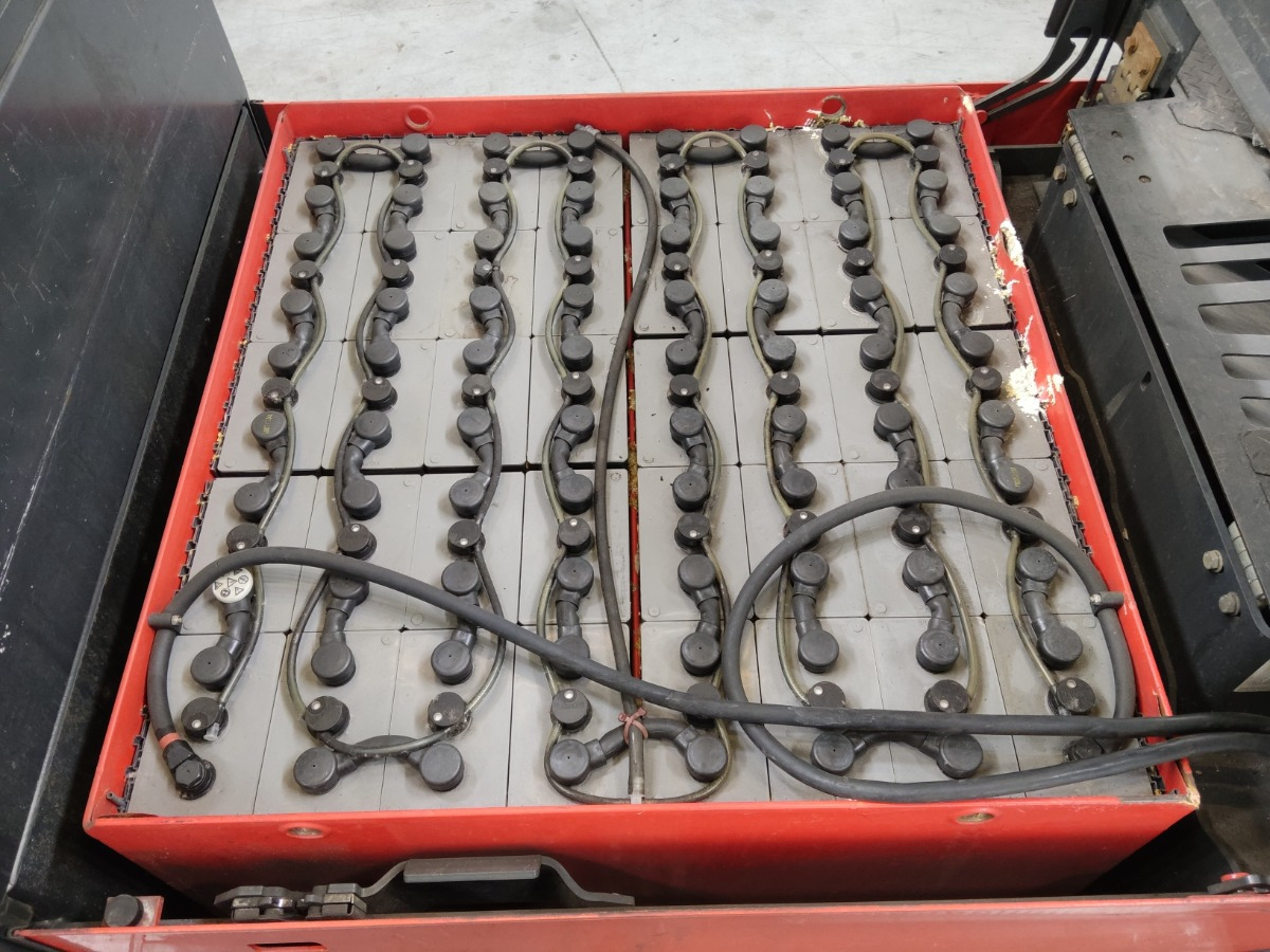 Linde P250 - Elektricky tahač: obrázok 4 Linde P250 - Elektricky tahač: obrázok 4