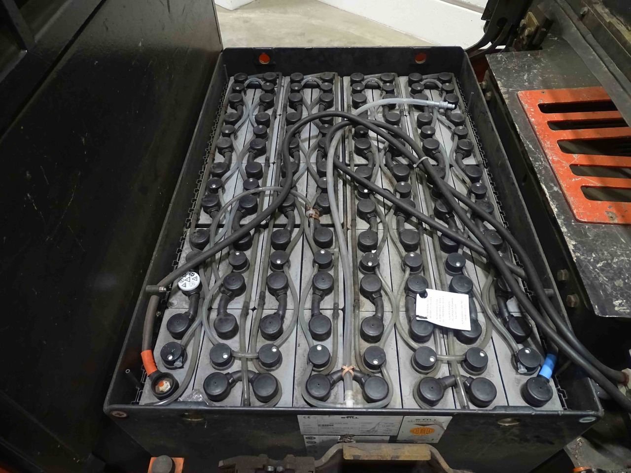 Linde P250 - Elektricky tahač: obrázok 4 Linde P250 - Elektricky tahač: obrázok 4