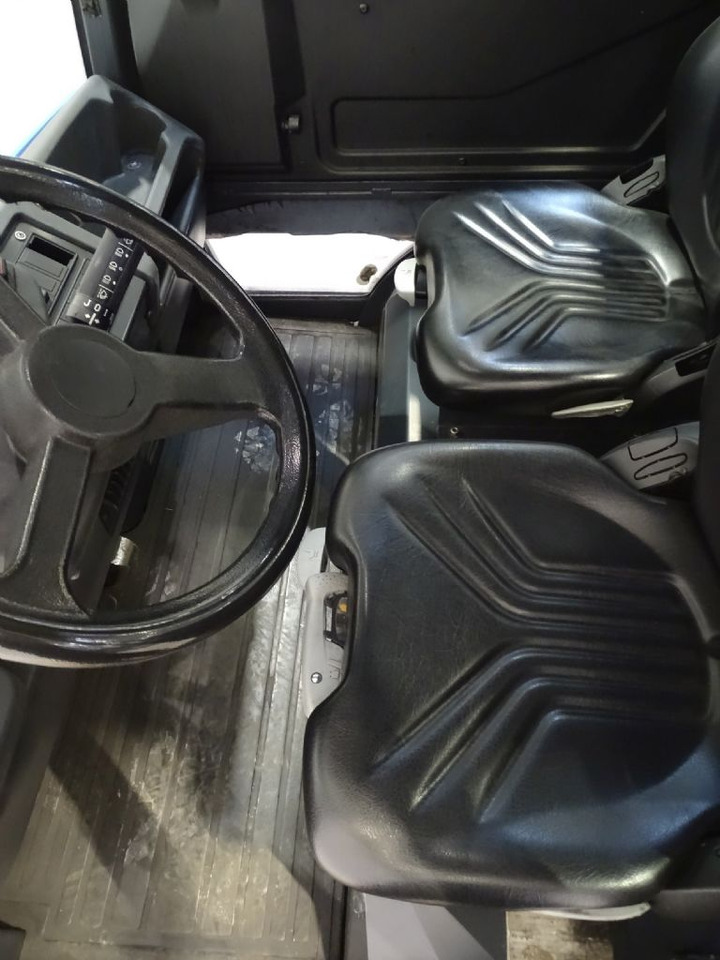 Linde P250 - Elektricky tahač: obrázok 3 Linde P250 - Elektricky tahač: obrázok 3