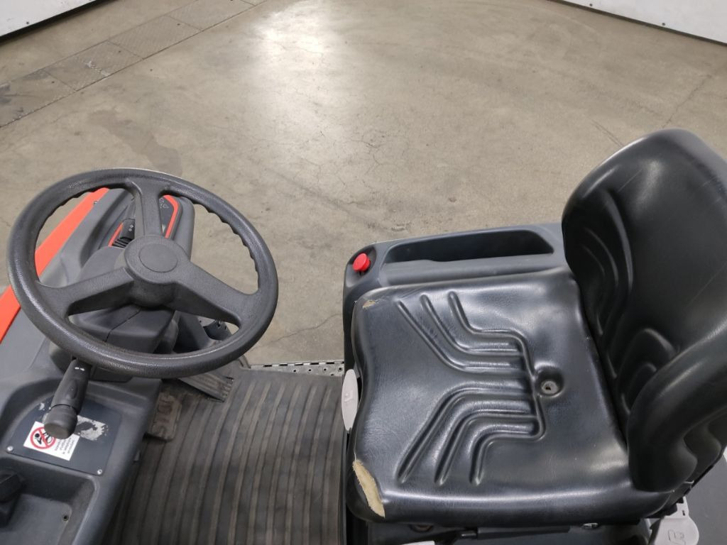 Linde P60 - Elektricky tahač: obrázok 3 Linde P60 - Elektricky tahač: obrázok 3