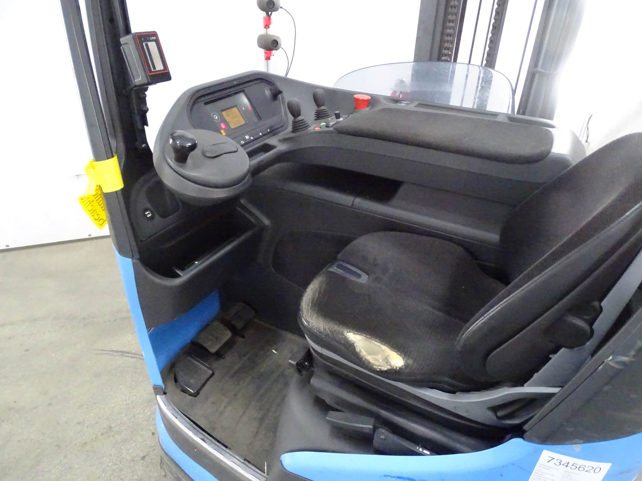 Linde R16HD-01 - Skladový zakladač: obrázok 3 Linde R16HD-01 - Skladový zakladač: obrázok 3