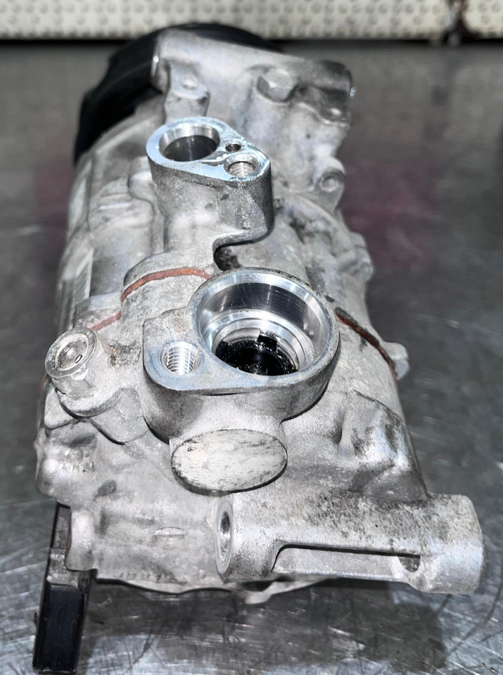 AUDI A/C Compressor 8W5816803 - Kompresor klimatizácie: obrázok 2 AUDI A/C Compressor 8W5816803 - Kompresor klimatizácie: obrázok 2