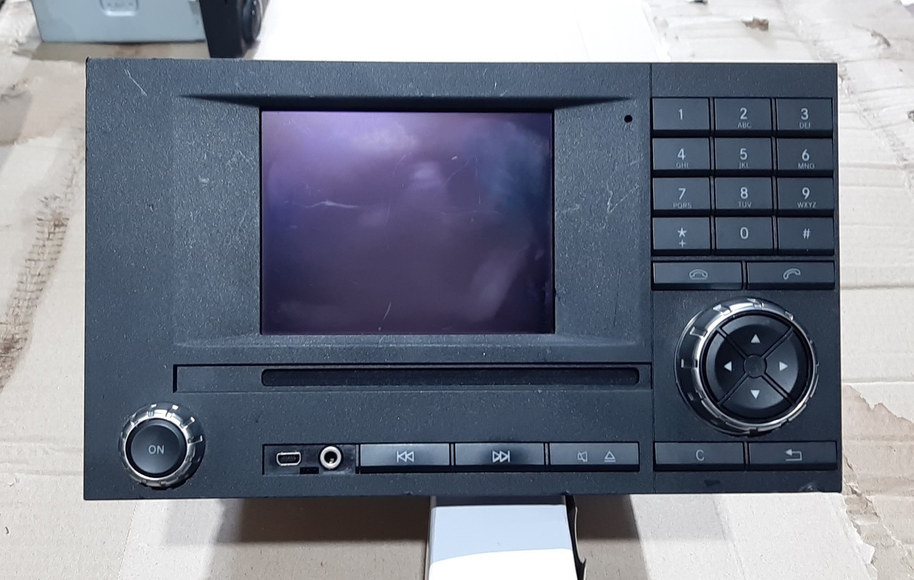 BOSCH / REXROTH Mercedes Actros MP4 CD Player A0004467662 - Kabína a interiér pre Nákladné auto: obrázok 1 BOSCH / REXROTH Mercedes Actros MP4 CD Player A0004467662 - Kabína a interiér pre Nákladné auto: obrázok 1