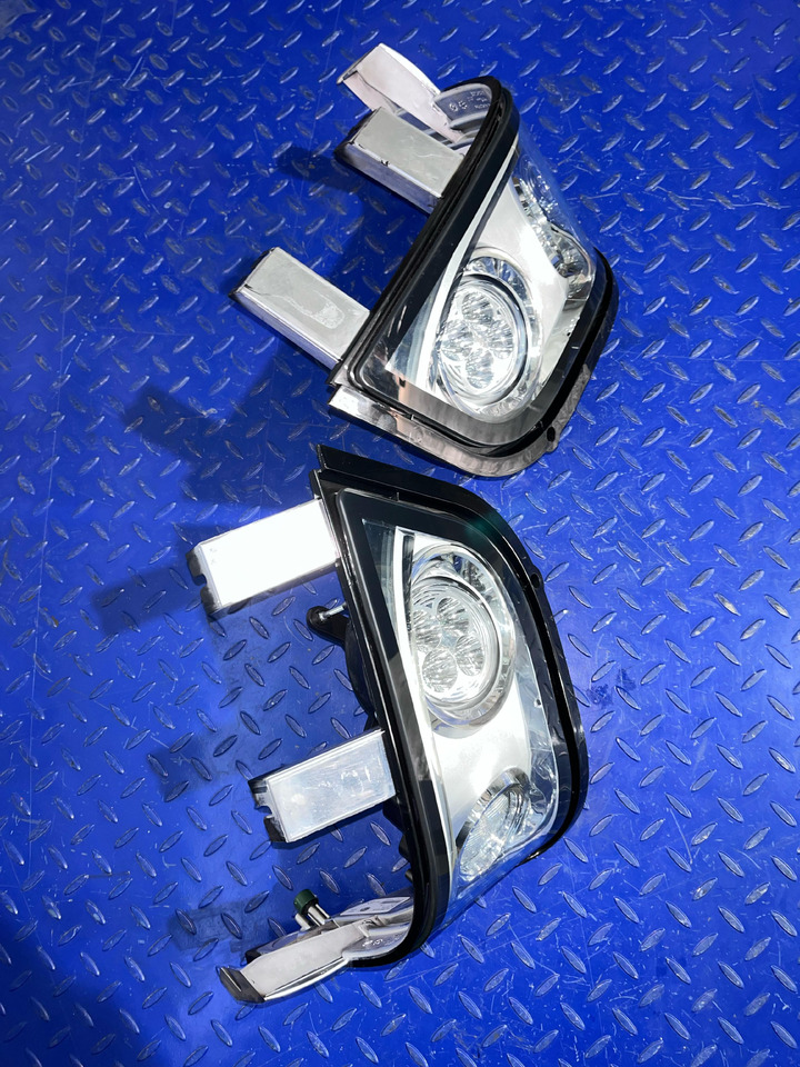 HELLA Headlight Set 1KE996 600-05 / 06 - Svetlomety: obrázok 2 HELLA Headlight Set 1KE996 600-05 / 06 - Svetlomety: obrázok 2