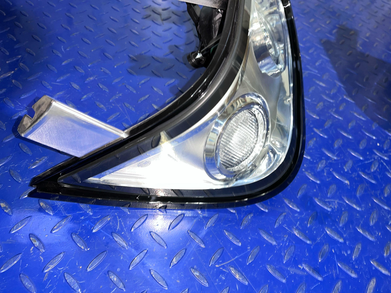 HELLA Headlight Set 1KE996 600-05 / 06 - Svetlomety: obrázok 3 HELLA Headlight Set 1KE996 600-05 / 06 - Svetlomety: obrázok 3