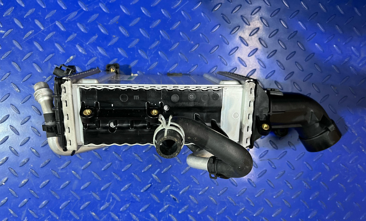 MAHLE Mercedes Benz A6560903900 - Medzichladič: obrázok 2 MAHLE Mercedes Benz A6560903900 - Medzichladič: obrázok 2