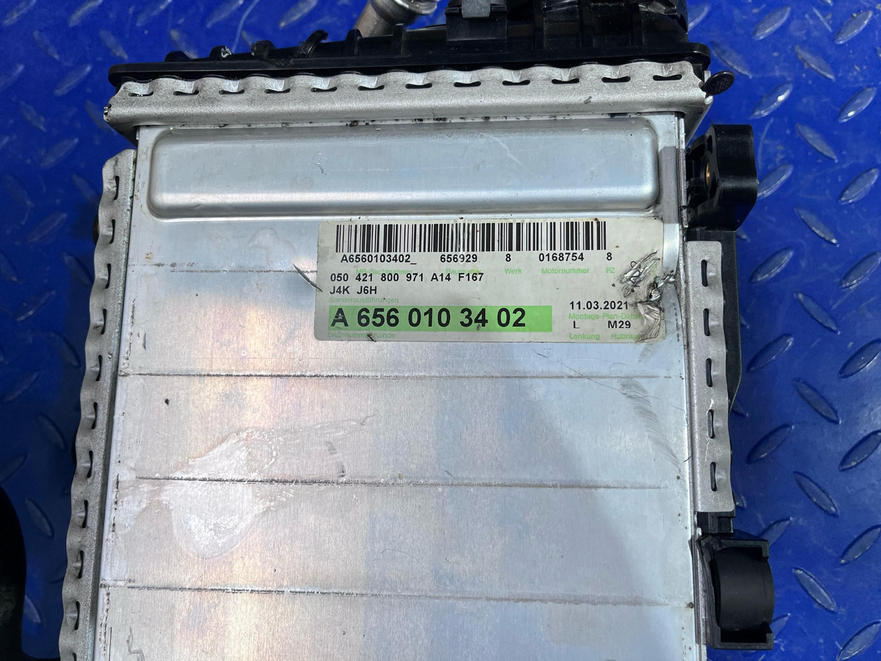 MAHLE Mercedes Benz A6560903900 - Medzichladič: obrázok 3 MAHLE Mercedes Benz A6560903900 - Medzichladič: obrázok 3