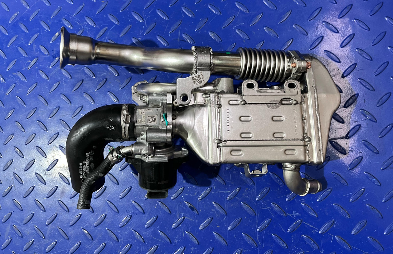 Mercedes Benz A6541402801 and EGR Valve A6541405700 - EGR chladič: obrázok 1 Mercedes Benz A6541402801 and EGR Valve A6541405700 - EGR chladič: obrázok 1