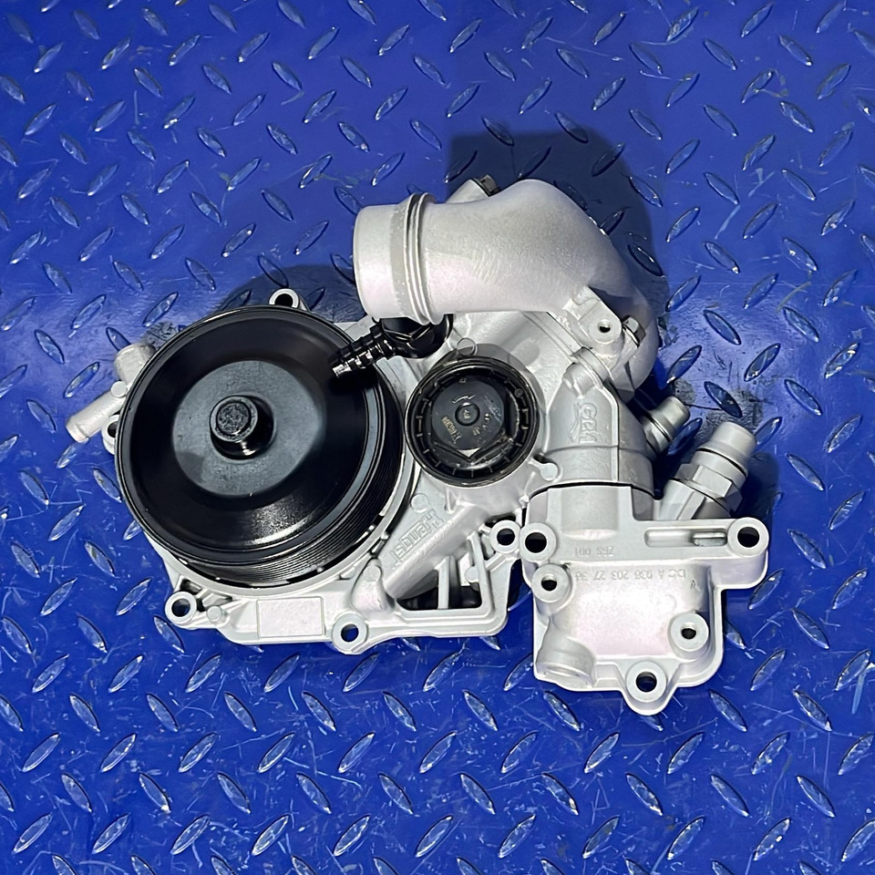 Mercedes Benz Waterpump Atego OM936 - Vodná pumpa: obrázok 1 Mercedes Benz Waterpump Atego OM936 - Vodná pumpa: obrázok 1