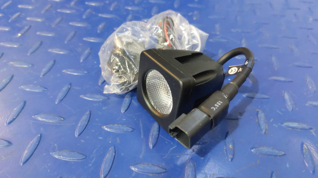 WELDEX-1040S Far lumina de lucru - Svetlomety pre Stavebné stroje: obrázok 1 WELDEX-1040S Far lumina de lucru - Svetlomety pre Stavebné stroje: obrázok 1