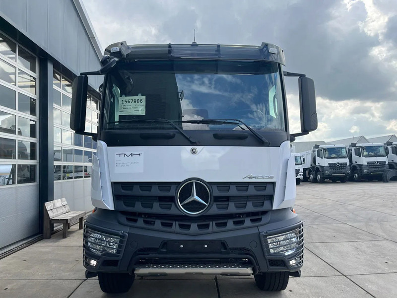 Mercedes-Benz Arocs 3340 6x4 Water Tank Truck - Cisternové vozidlo: obrázok 5 Mercedes-Benz Arocs 3340 6x4 Water Tank Truck - Cisternové vozidlo: obrázok 5